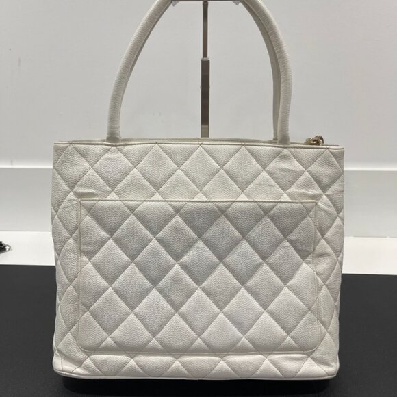 Chanel White Medallion Tote Gold Hardware (JB1027) - Picture 2 of 14